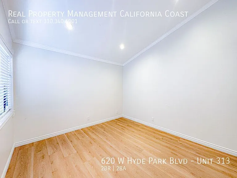 620 W Hyde Park Blvd #313 — Photo 8
