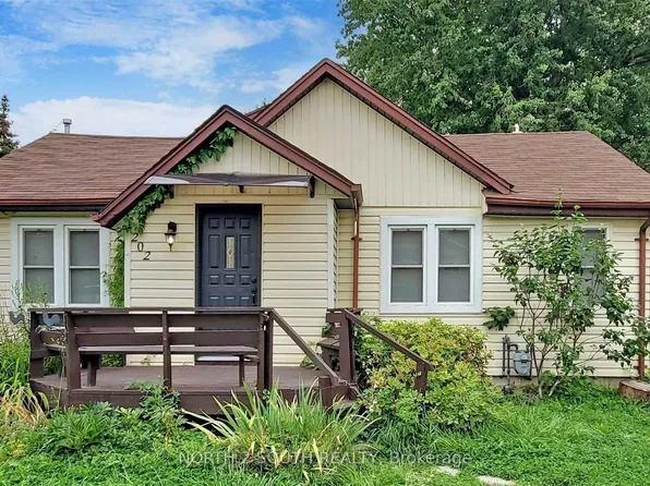 202 Garden Ave, Georgina, ON L4P 2L4