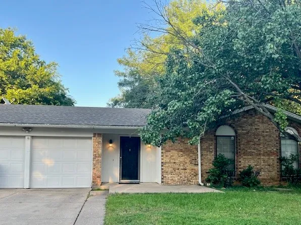 2411 Laredo Ct, Arlington, TX 76015