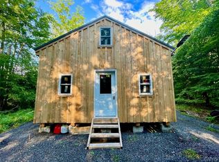 85 E Shore Oaks Dr, Oswego, NY 13126
