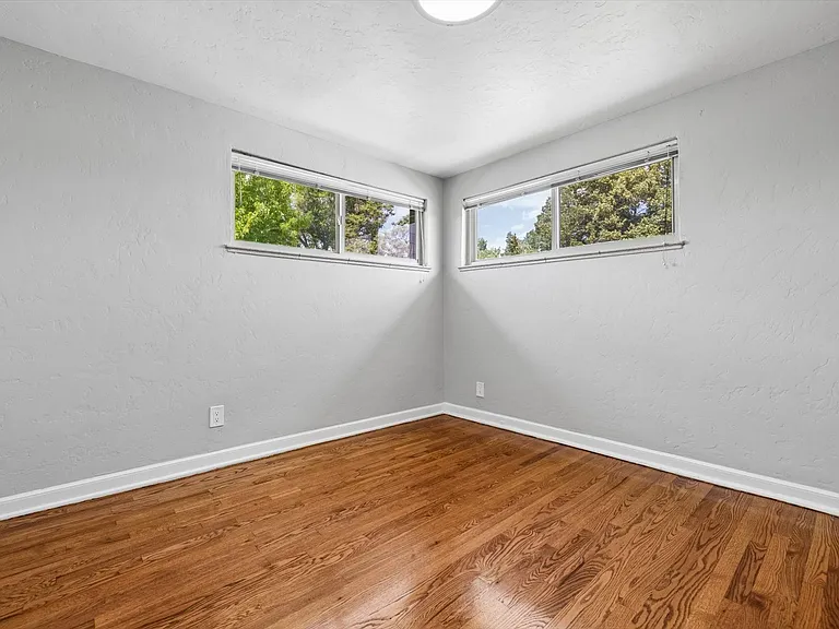 1284 S Harrison St — Photo 17