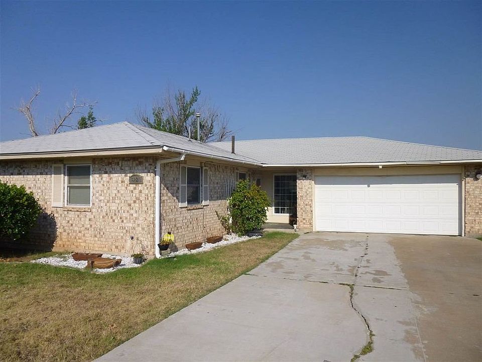 1st image of 6221 NW Cedarwood Dr