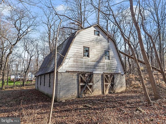 3rd image of 12668 Triadelphia Rd