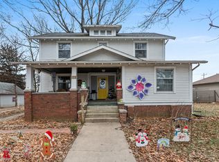 615 High St, Weldon, IL 61882