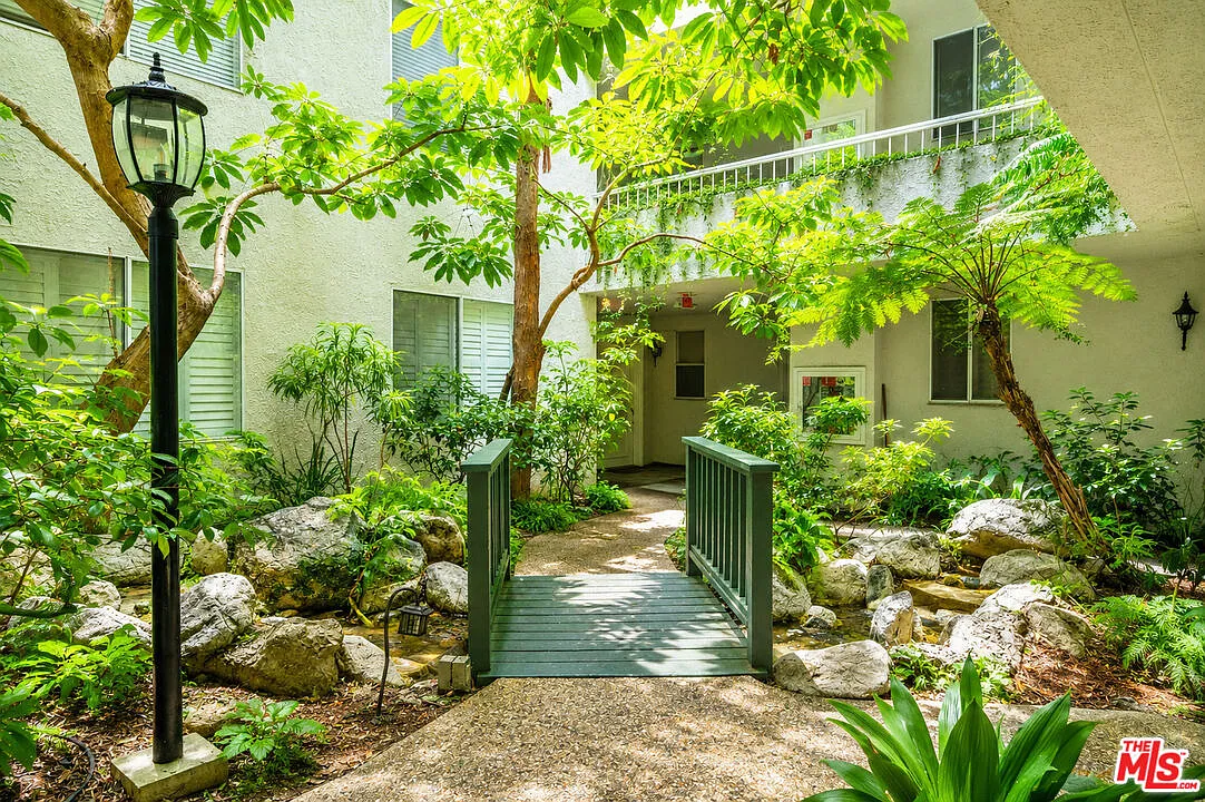 2 bed, 2.0 bath, 1149 sqft, $4,495 — Photo 4