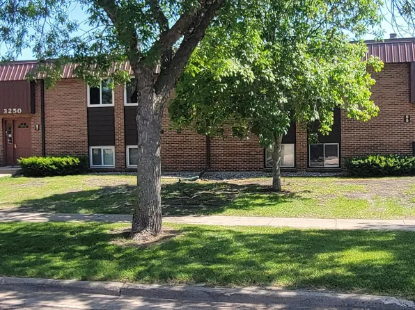 3250 15th Ave S APT 24, Fargo, ND 58103