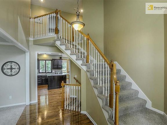 New carpet and refinished hardwood floors!