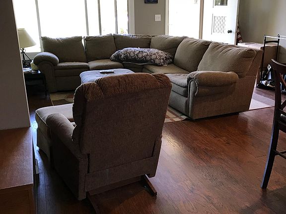 4th image of 3200 Glen Iris Dr