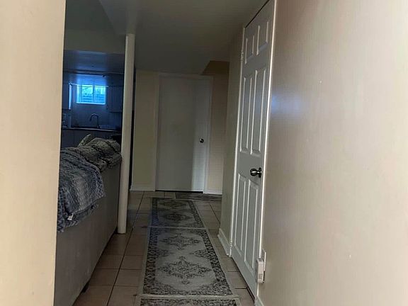 3rd image of 3311 Pilcom Cres