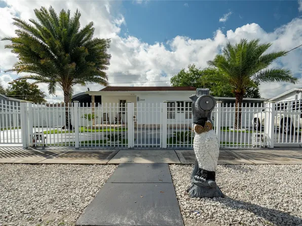 2464 NW 104th St, Miami, FL 33147
