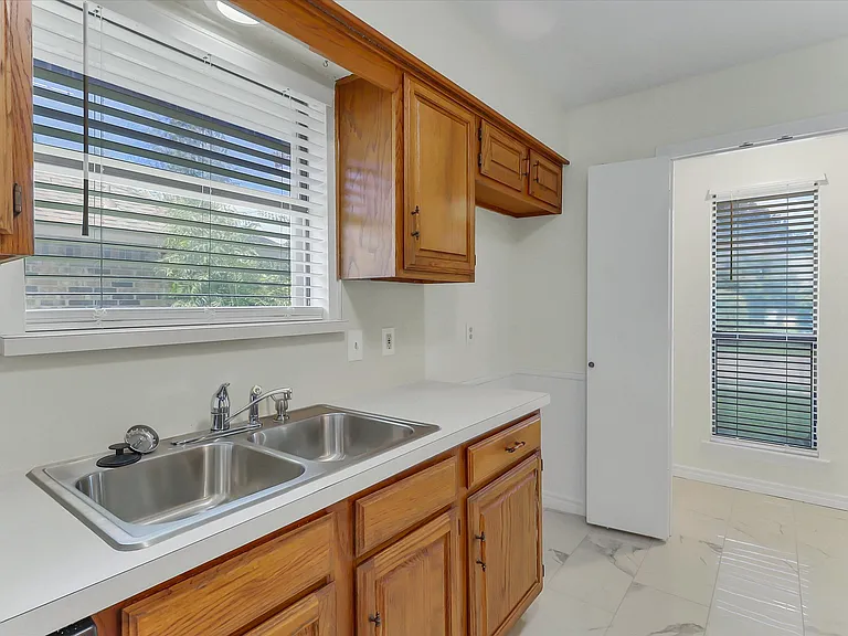 3133 Landover Dr — Photo 12