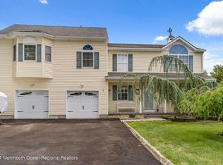 978 Feathertree Dr, Toms River, NJ 08753