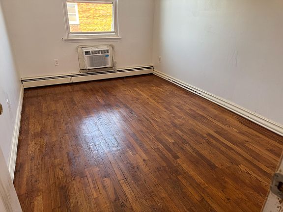 2nd image of 2656 Harway Ave Floor 3