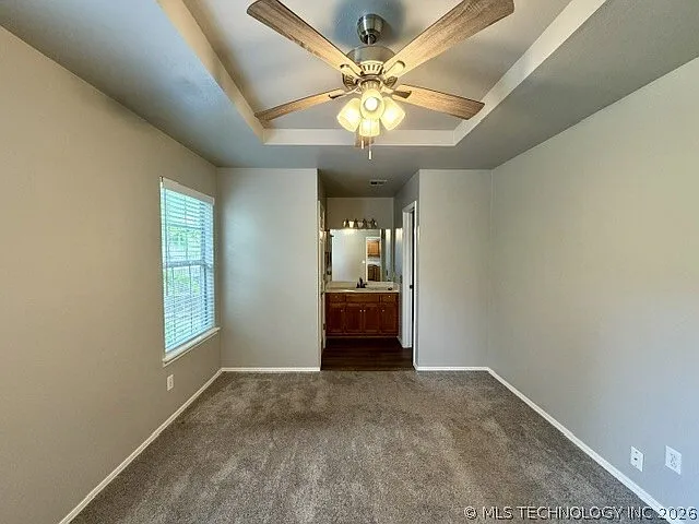 312 W Sycamore St — Photo 6