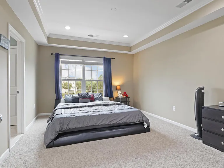 25097 Croxley Green Sq — Photo 11