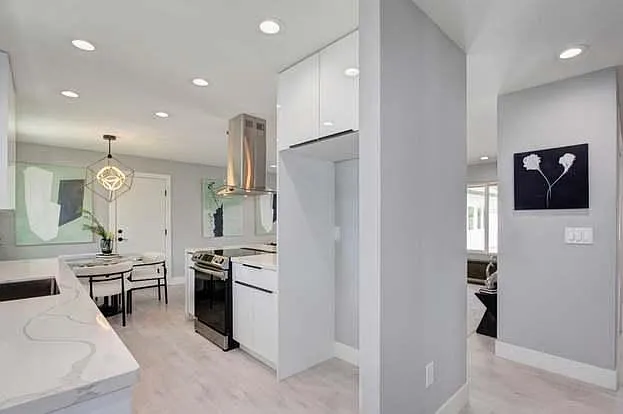 5530 Kenneth Ave — Photo 1