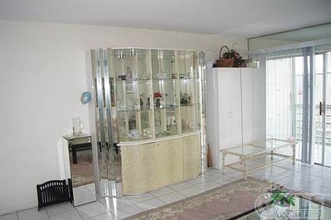 5th image of 12 Golfs Edge APT F