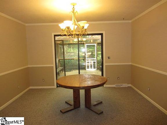 5th image of 300 Ashford Ave