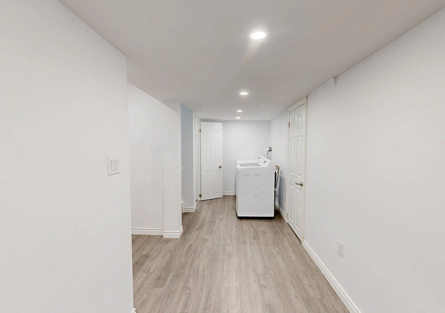 3252 Meadowgate Boulevard London — Photo 4