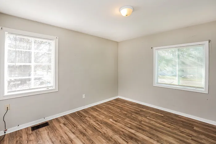 3162 Oak Forest Dr — Photo 9
