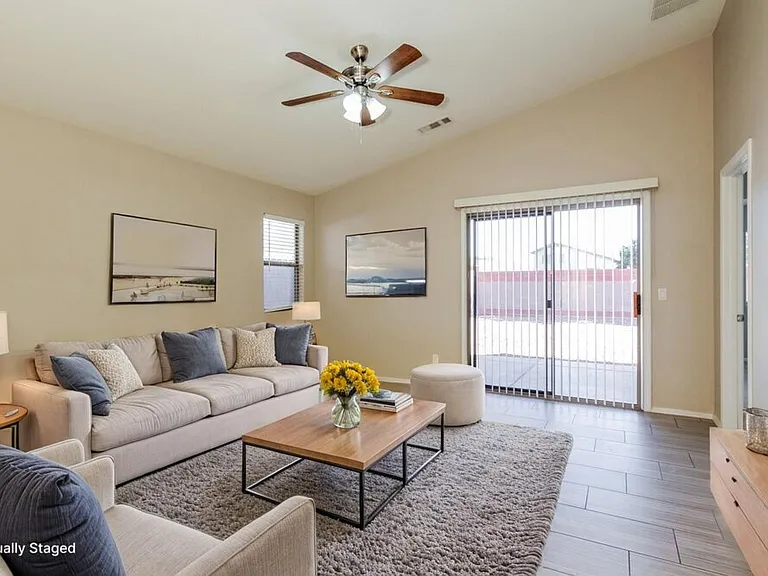 2525 S 109th Dr — Photo 3