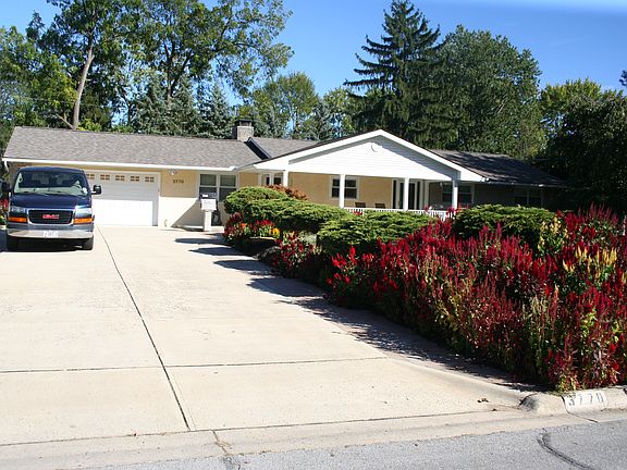 2nd image of 3770 Surrey Hill Pl