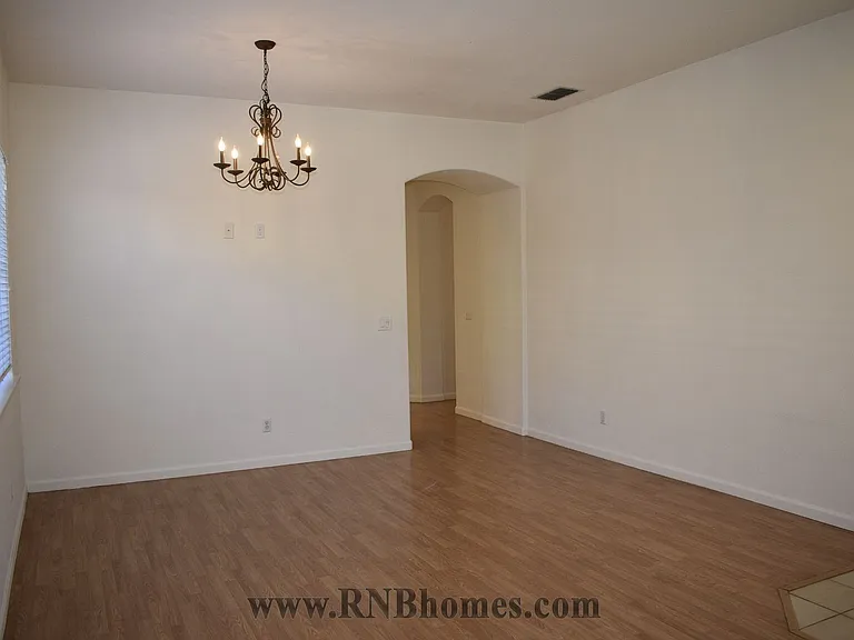 18 Diggins Dr — Photo 3