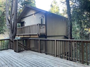 23878 Lakeview Dr, Crestline, CA 92325