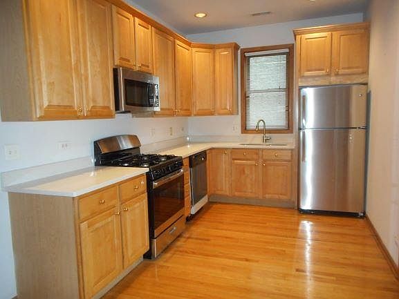 1st image of 1940 W Diversey Pkwy APT 3N