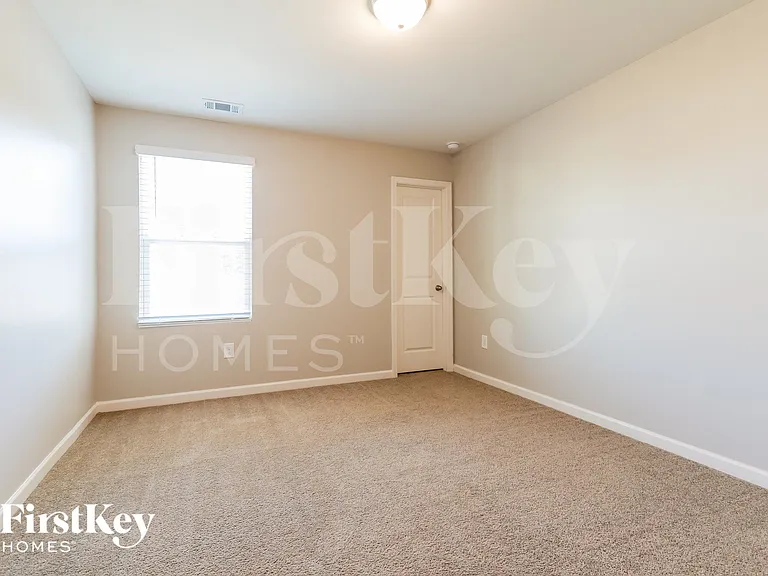 115 Bennett Ct — Photo 4