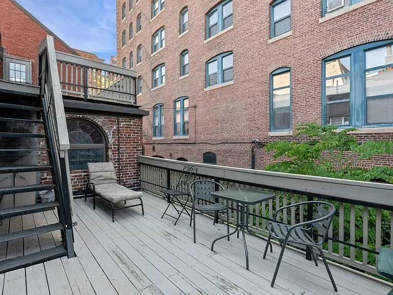 36 Joy Ct #F2 — Photo 2