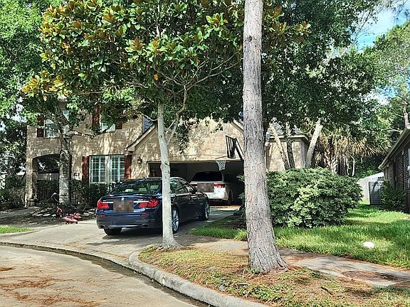2nd image of 405 Ashberry Ct