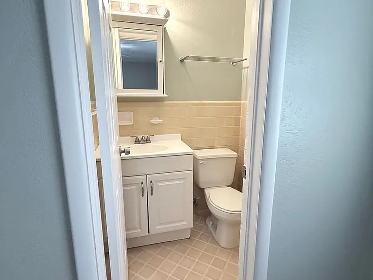 2025 NW 46th St — Photo 14