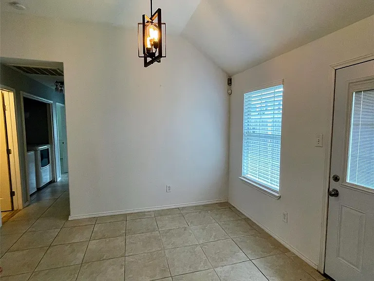 4010 Bealey Ln — Photo 14