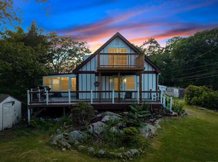 18 Dayton Rd, Waterford, CT 06385