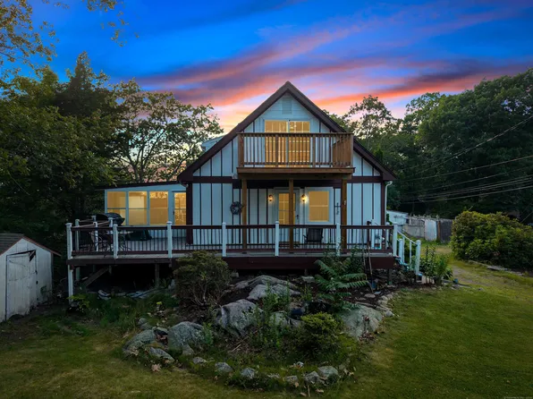 18 Dayton Road, Waterford, CT 06385