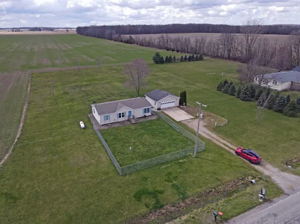 7429 Volkmer Rd, Chesaning, MI 48616