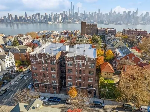 35-39 Fulton St, Weehawken, NJ 07086