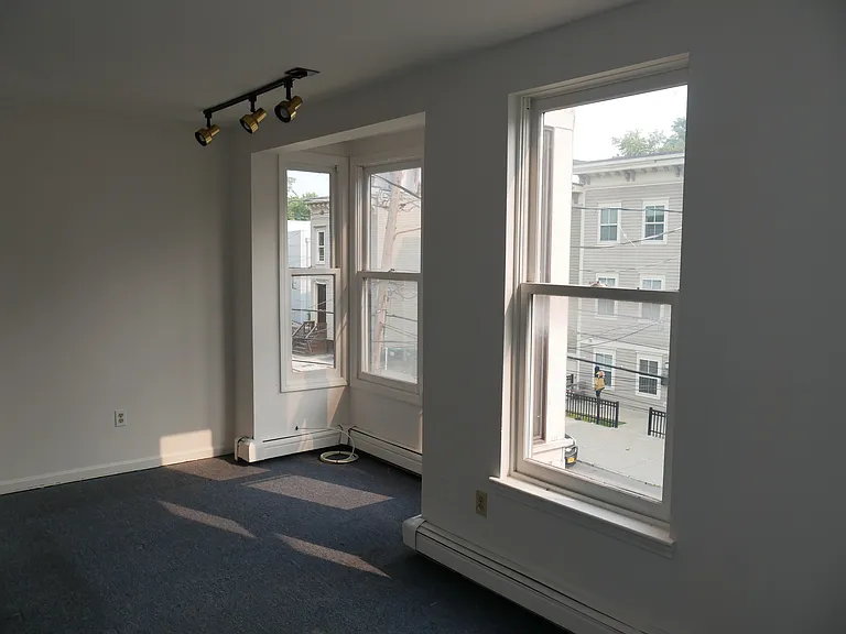 91 1st St #2 — Photo 2