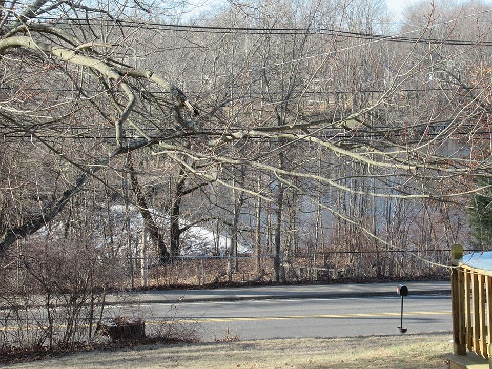 2nd image of 63 Linwood St #4
