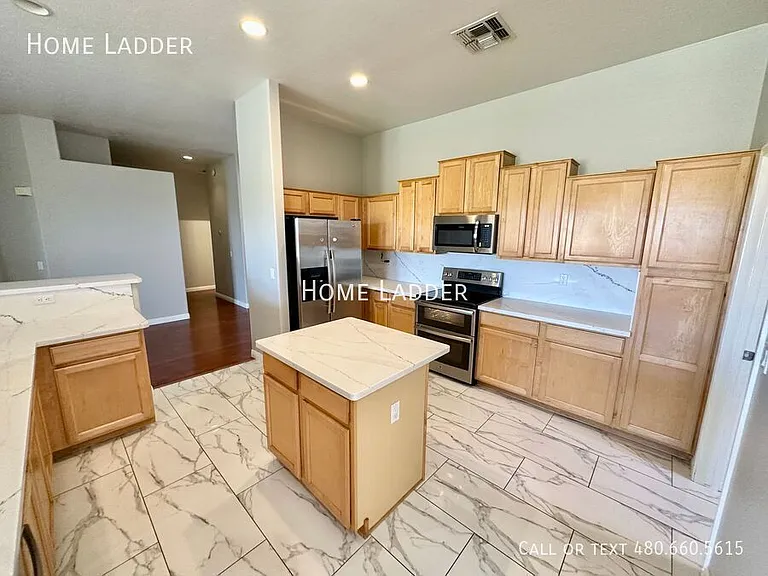 244 W Merrill Ave — Photo 3