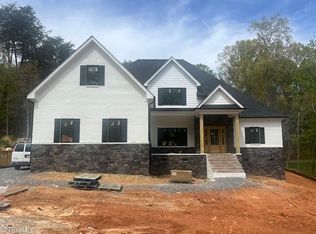 7640 Crossing Ridge Dr, Belews Creek, NC 27009