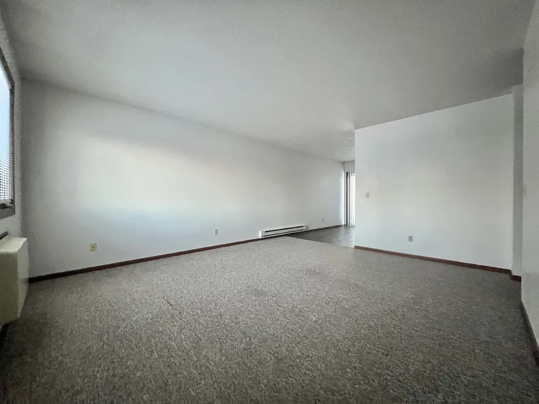 1057 Apple Ave — Photo 6