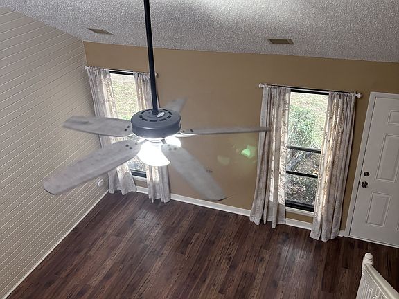 4th image of 220 Harpers Mill Ct