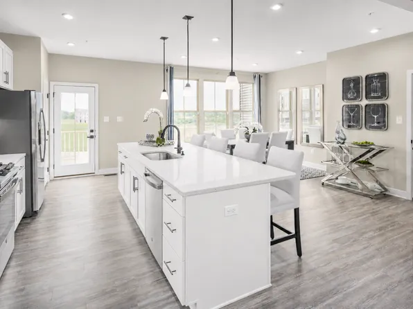 8 Encampment Ct, Towaco, NJ 07082