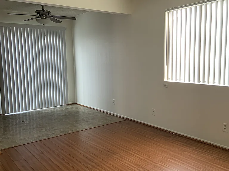 927 S Berendo St #7 — Photo 10