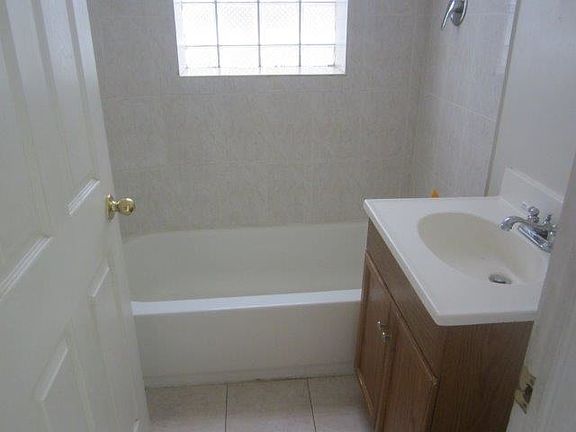 3rd image of 3421 W Fulton Blvd