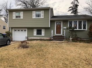 24 Baldwin Rd, Edison, NJ 08817