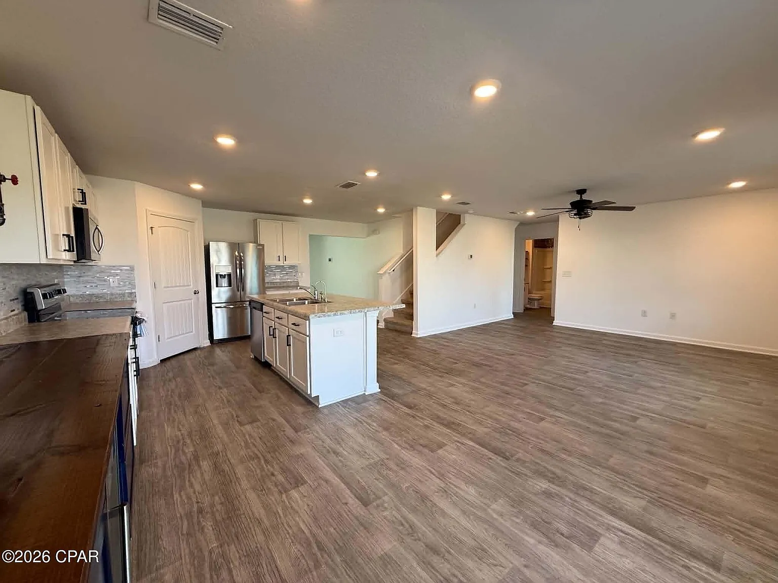 5 bed, 2556 sqft, $2,600 — Photo 4