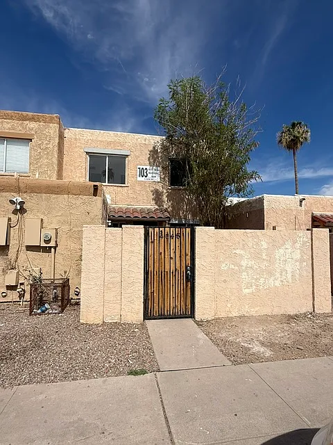 2 bed, 1000 sqft, $1,300 — Photo 2